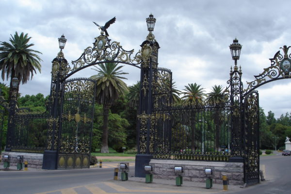 Mendoza_-_Park_gate