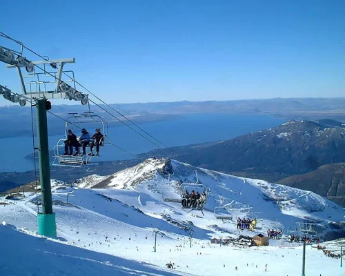 bariloche-premiado-uno-de-los-mejores-destinos-del-mundo-para-esquiar-nieve-catedral-patagonia-argentina-invierno-1653905368512_1280