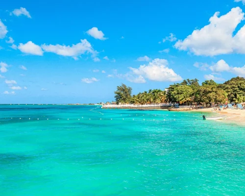doctors-cave-beach-montego-bay-esconsiderada-una-las-mejores-playas-jamaica